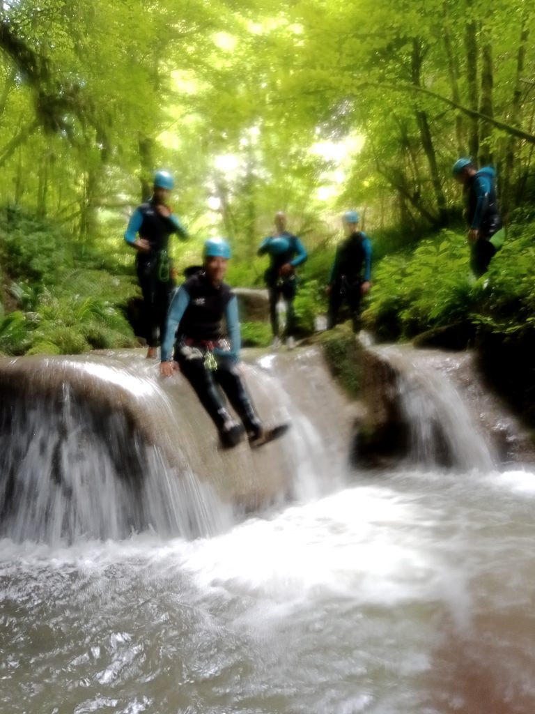 Canyoning avec enfants dans le Vercors : tout savoir avant de se lancer