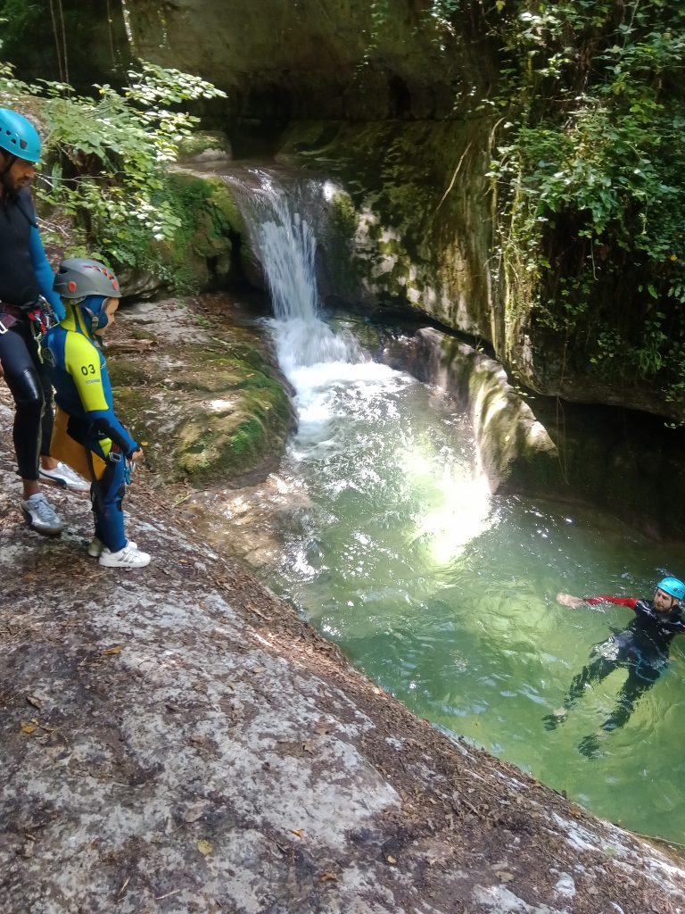 canyoning facile en famille dans le Vercors pour enfants
